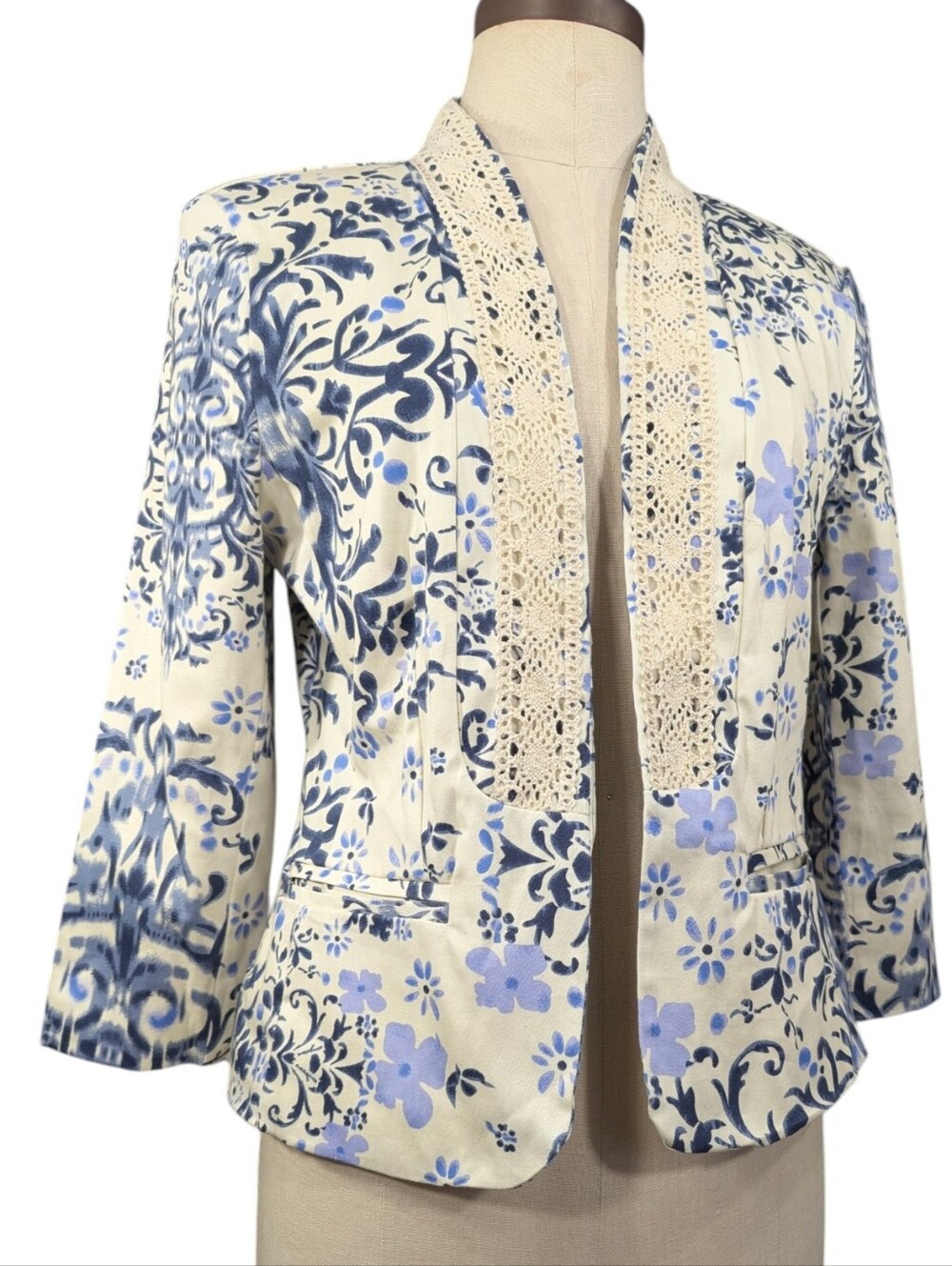 Notations cotton floral, crochet trimmed, open front blazer. Small
